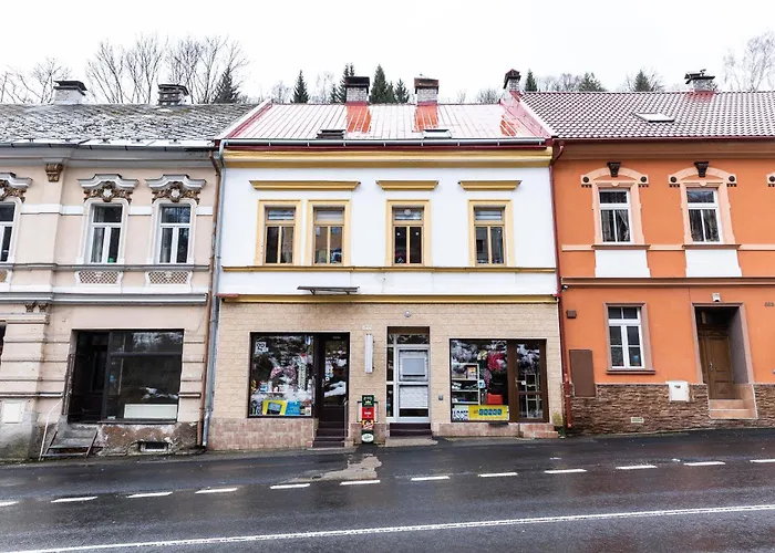 Lukas Apartments